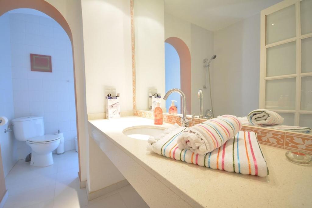 Port D'andratx Beautiful House, Swimming Pool & Jacuzzi 10-22 People Andraitx